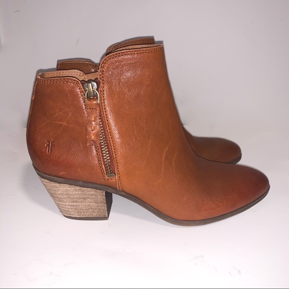 New Frye Judith Zip Bootie Cognac Size 6.5 - Picture 2 of 7